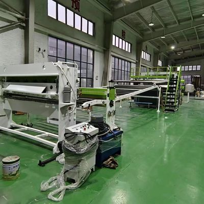 ใช้พลาสติก Extruder PP Pet Sheet สายการขยายต่อเนื่อง
